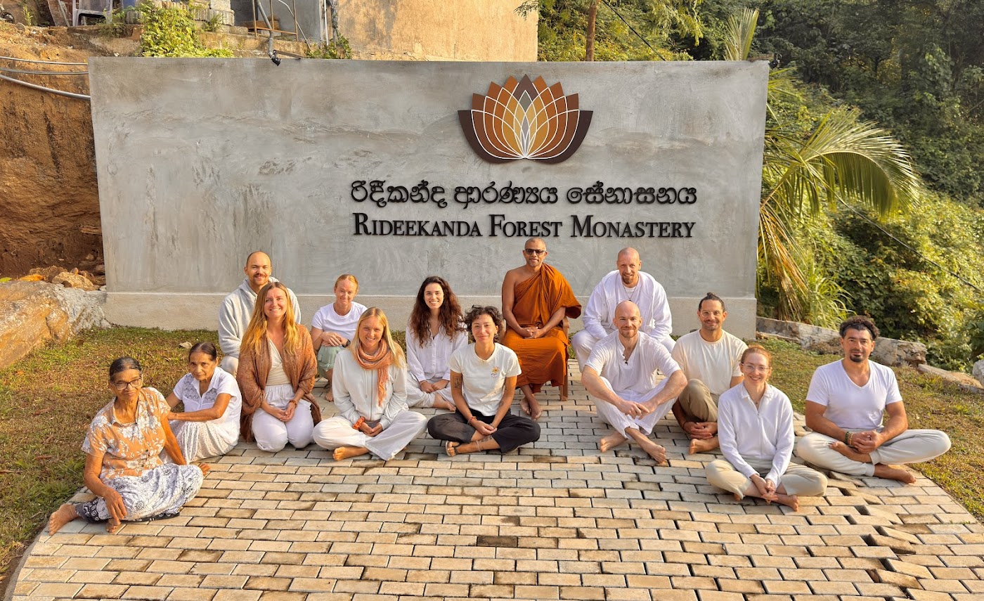 The Rideekanda Forest Monastery community